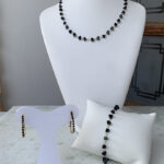 A Conjunto com cristal de vidro preto