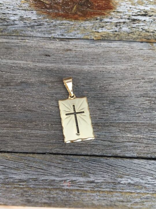 Pingente placa com cruz vazada