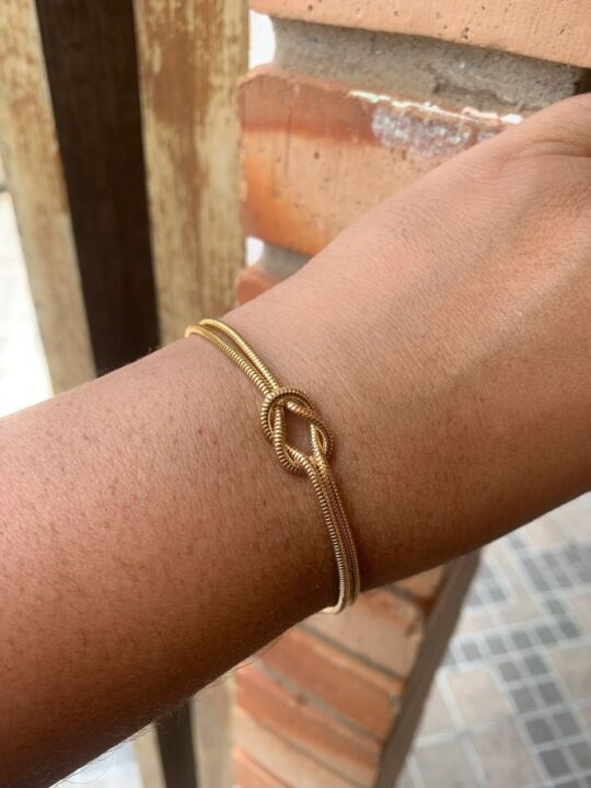 A Pulseira lacraia com Nó