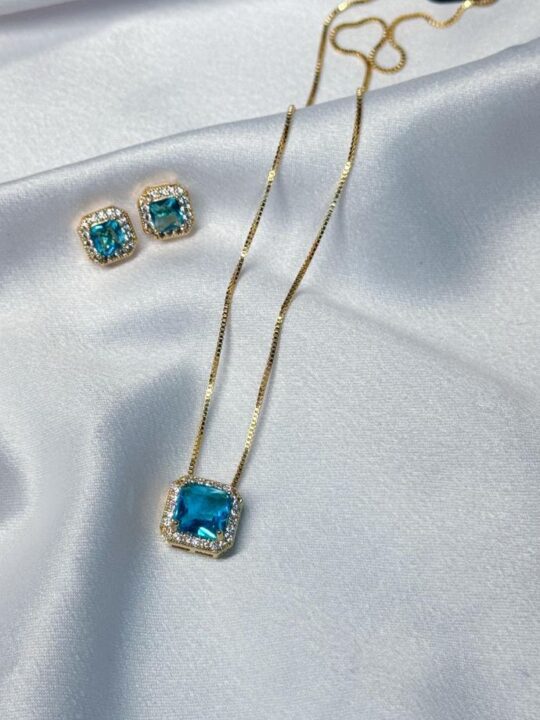 A Conjunto quadrado com pedra azul