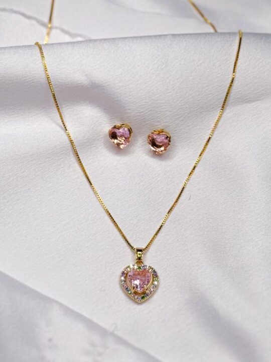 A Conjunto coração com pedra rosa