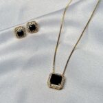 A Conjunto quadrado preto
