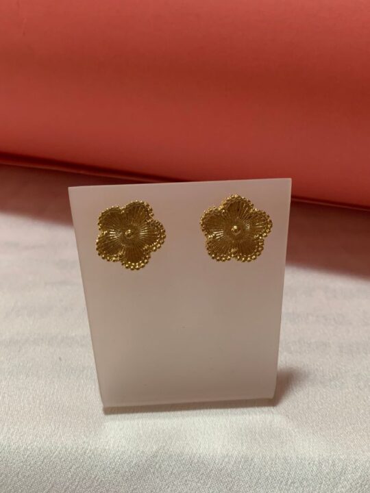 Brinco pequeno trevo