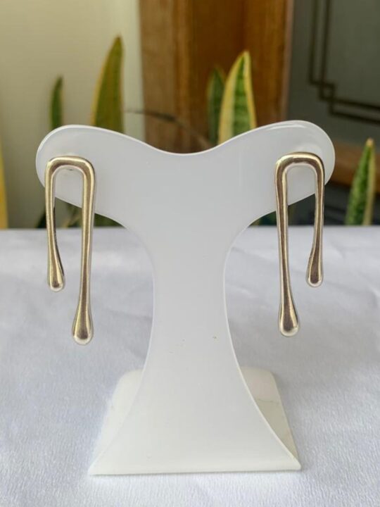 A brinco inverso no ródio branco