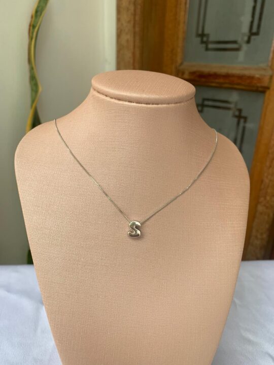 A Colar com letra S